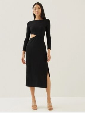 Sleek Black Long-Sleeve Midi Dress with Side Cutout